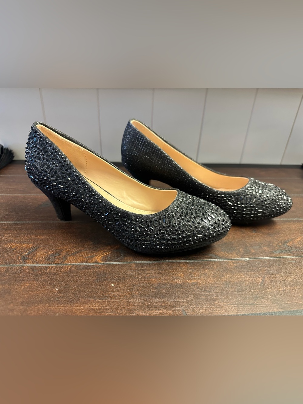 Women's Black Embellished Evening Low Heel Pumps New 7M